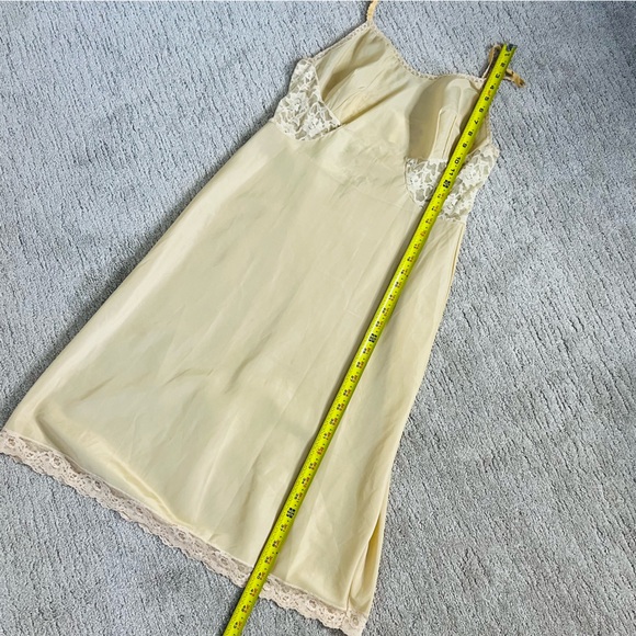 Vintage 70s / 80s Barbizon Semi Sheer Nude Slip Dress - Picture 11 of 12